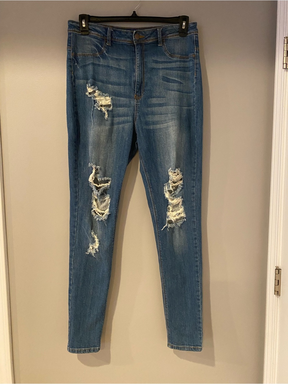 Blue Distressed Women’s Skinny Jeans